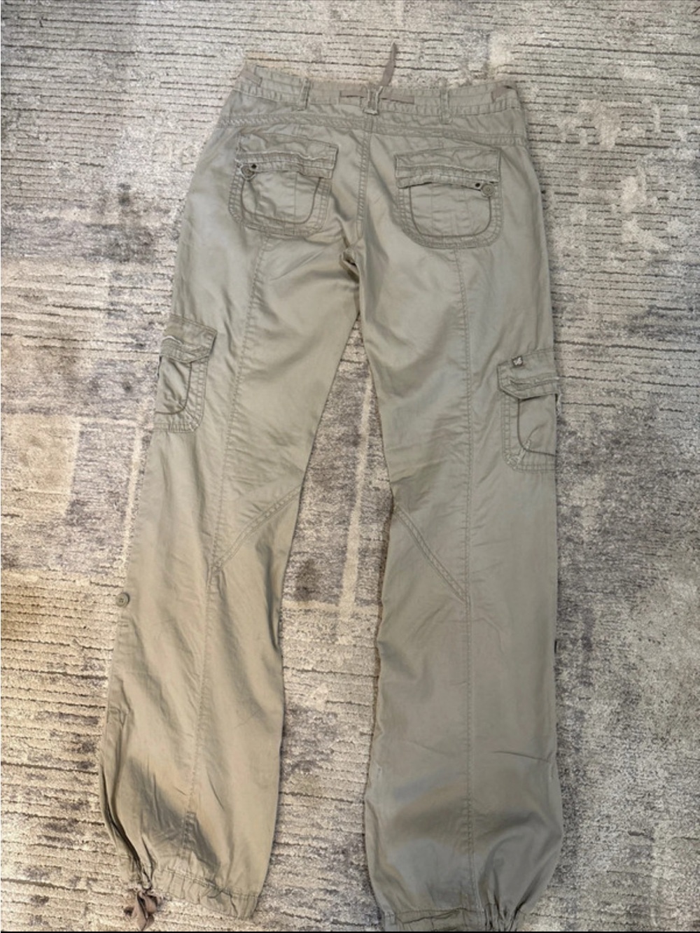 UNIONBAY Women's Low Rise Cargo Pants in Light Khaki - Picture 3 of 7